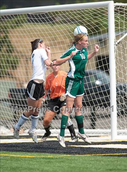 Thumbnail 2 in Cox vs. Heritage (VHSL AAA Semifinal) photogallery.