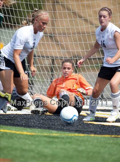 Thumbnail 3 in Cox vs. Heritage (VHSL AAA Semifinal) photogallery.