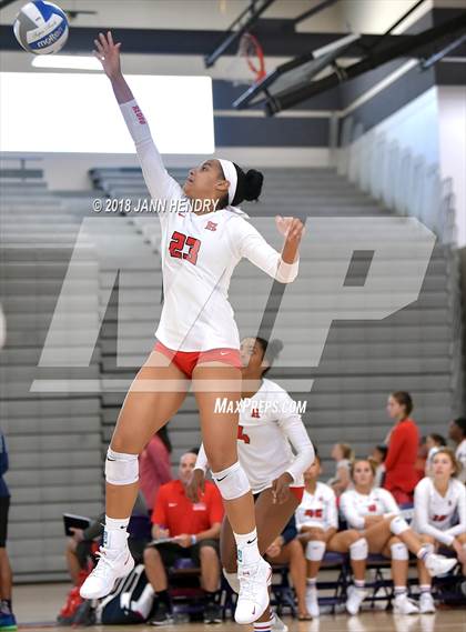 Thumbnail 1 in Xavier vs Redondo Union (Durango Fall Classic) photogallery.