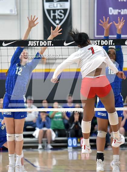 Thumbnail 3 in Xavier vs Redondo Union (Durango Fall Classic) photogallery.