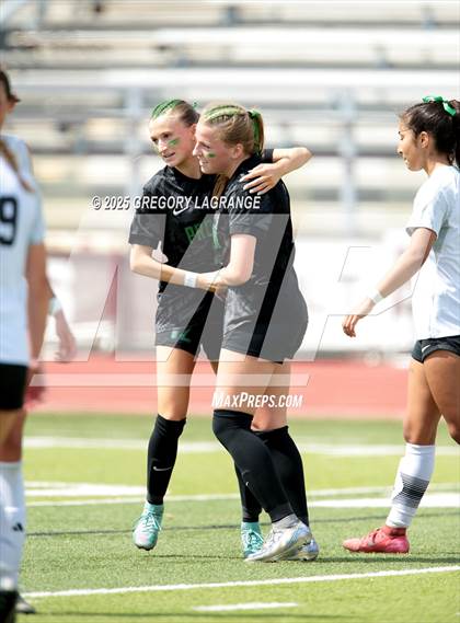 Thumbnail 2 in Arlington vs Prosper (UIL 6A Area Playoff Division 1) photogallery.