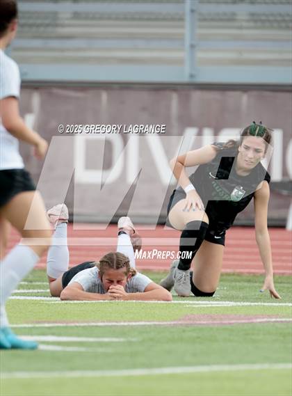 Thumbnail 3 in Arlington vs Prosper (UIL 6A Area Playoff Division 1) photogallery.