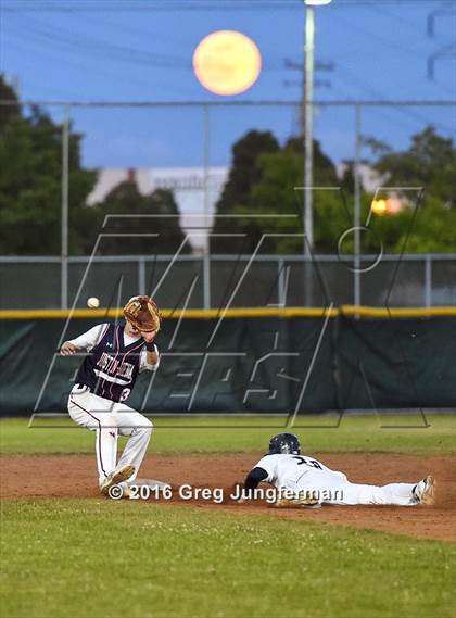 Thumbnail 2 in Justin Siena vs Marin Catholic (CIF NCS Playoff) photogallery.