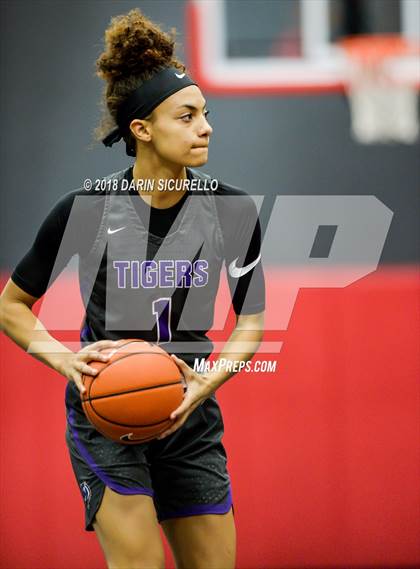 Thumbnail 2 in Riverdale Baptist vs. Millennium (Nike Tournament of Champions) photogallery.
