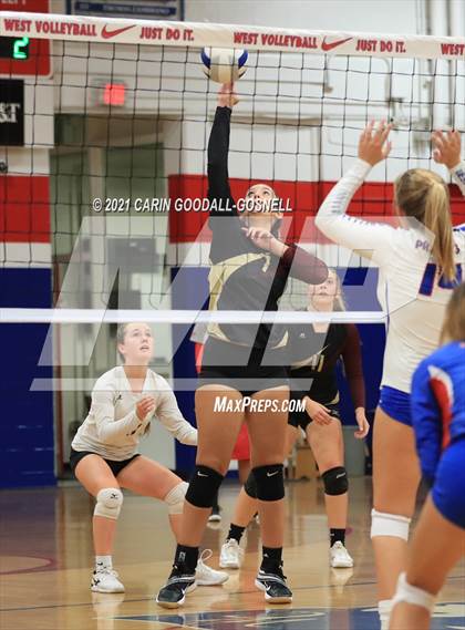 Thumbnail 3 in Dixon @ West Carteret photogallery.