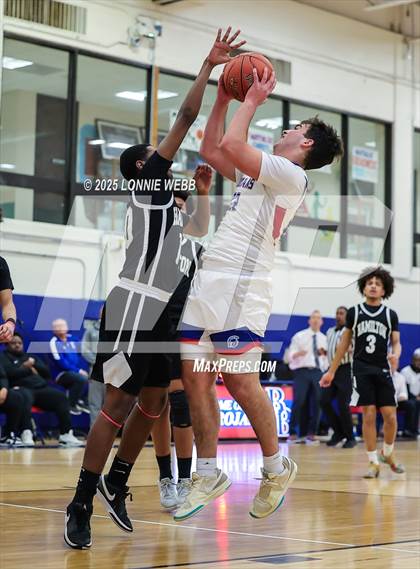 Thumbnail 3 in Alexander Hamilton vs Blind Brook (NYSPHSAA Section 1 Class B Quarterfinal) photogallery.