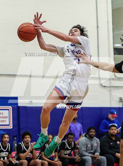 Thumbnail 2 in Alexander Hamilton vs Blind Brook (NYSPHSAA Section 1 Class B Quarterfinal) photogallery.