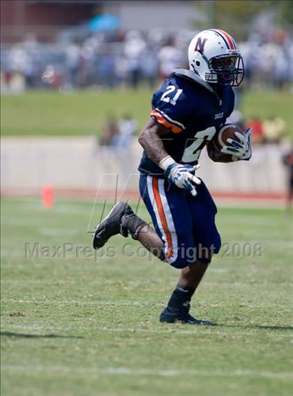 Thumbnail 1 in Washington vs Northside (Battle for the South) photogallery.