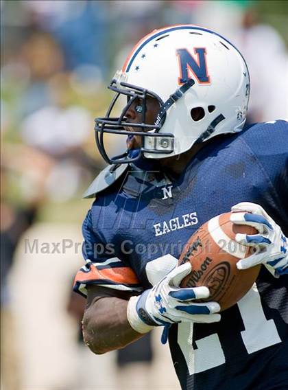 Thumbnail 1 in Washington vs Northside (Battle for the South) photogallery.