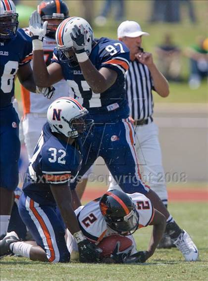Thumbnail 1 in Washington vs Northside (Battle for the South) photogallery.
