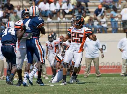 Thumbnail 2 in Washington vs Northside (Battle for the South) photogallery.