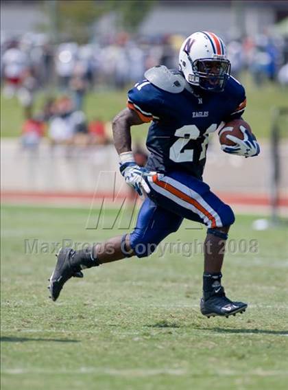 Thumbnail 2 in Washington vs Northside (Battle for the South) photogallery.