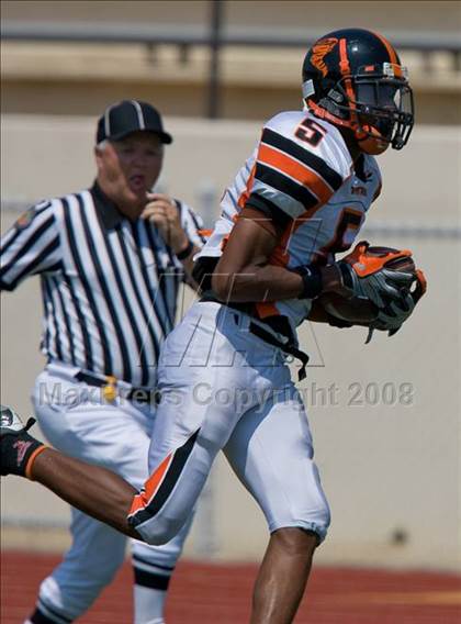 Thumbnail 2 in Washington vs Northside (Battle for the South) photogallery.
