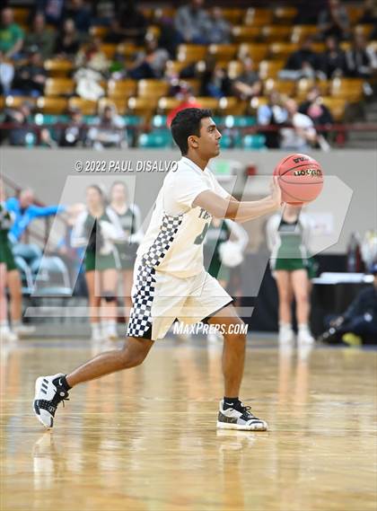 Thumbnail 1 in ThunderRidge vs. Fossil Ridge (CHSAA 5A State Final) photogallery.