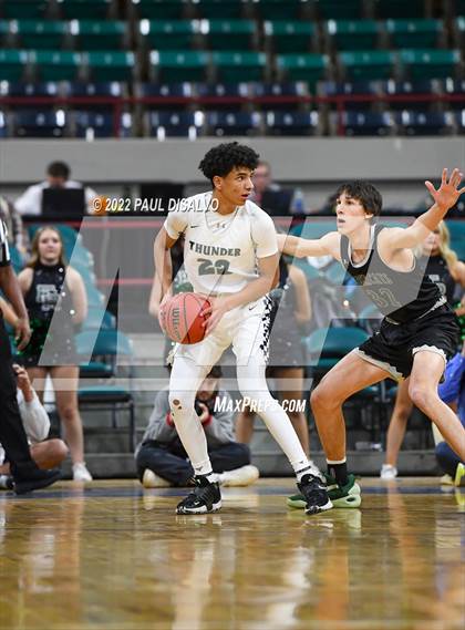 Thumbnail 3 in ThunderRidge vs. Fossil Ridge (CHSAA 5A State Final) photogallery.