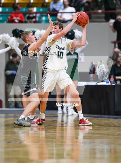 Thumbnail 3 in ThunderRidge vs. Fossil Ridge (CHSAA 5A State Final) photogallery.
