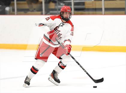 Thumbnail 3 in Trinity-Pawling vs. Frederick Gunn (Avon Christmas Classic 5th Place) photogallery.