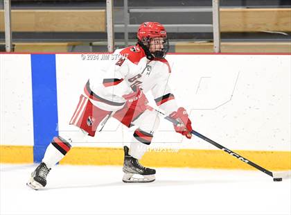 Thumbnail 1 in Trinity-Pawling vs. Frederick Gunn (Avon Christmas Classic 5th Place) photogallery.