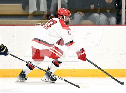 Thumbnail 1 in Trinity-Pawling vs. Frederick Gunn (Avon Christmas Classic 5th Place) photogallery.