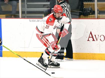 Thumbnail 2 in Trinity-Pawling vs. Frederick Gunn (Avon Christmas Classic 5th Place) photogallery.
