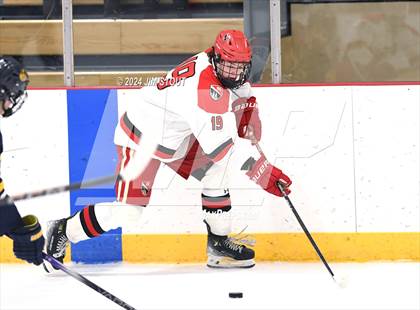 Thumbnail 1 in Trinity-Pawling vs. Frederick Gunn (Avon Christmas Classic 5th Place) photogallery.