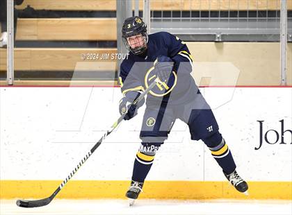Thumbnail 2 in Trinity-Pawling vs. Frederick Gunn (Avon Christmas Classic 5th Place) photogallery.