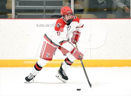 Thumbnail 3 in Trinity-Pawling vs. Frederick Gunn (Avon Christmas Classic 5th Place) photogallery.