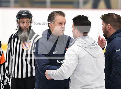 Thumbnail 3 in Trinity-Pawling vs. Frederick Gunn (Avon Christmas Classic 5th Place) photogallery.