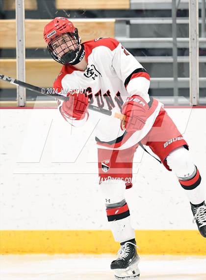 Thumbnail 3 in Trinity-Pawling vs. Frederick Gunn (Avon Christmas Classic 5th Place) photogallery.