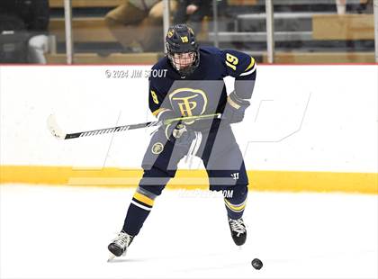 Thumbnail 2 in Trinity-Pawling vs. Frederick Gunn (Avon Christmas Classic 5th Place) photogallery.