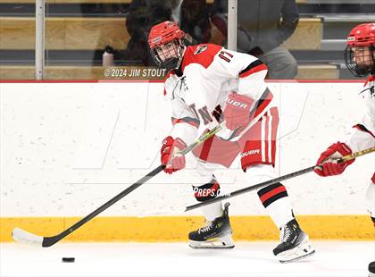 Thumbnail 2 in Trinity-Pawling vs. Frederick Gunn (Avon Christmas Classic 5th Place) photogallery.