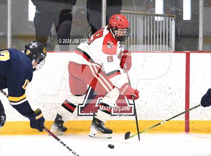 Thumbnail 2 in Trinity-Pawling vs. Frederick Gunn (Avon Christmas Classic 5th Place) photogallery.