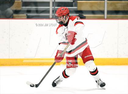 Thumbnail 2 in Trinity-Pawling vs. Frederick Gunn (Avon Christmas Classic 5th Place) photogallery.