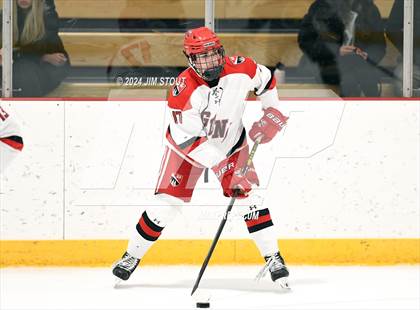 Thumbnail 3 in Trinity-Pawling vs. Frederick Gunn (Avon Christmas Classic 5th Place) photogallery.