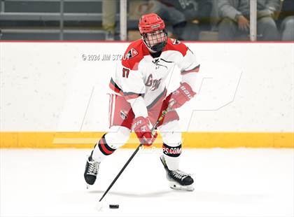 Thumbnail 2 in Trinity-Pawling vs. Frederick Gunn (Avon Christmas Classic 5th Place) photogallery.