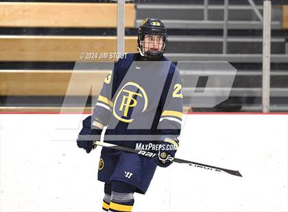 Thumbnail 1 in Trinity-Pawling vs. Frederick Gunn (Avon Christmas Classic 5th Place) photogallery.