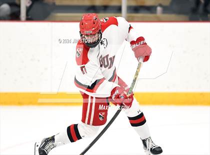Thumbnail 3 in Trinity-Pawling vs. Frederick Gunn (Avon Christmas Classic 5th Place) photogallery.