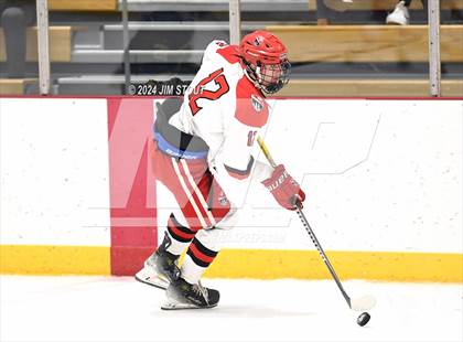 Thumbnail 3 in Trinity-Pawling vs. Frederick Gunn (Avon Christmas Classic 5th Place) photogallery.