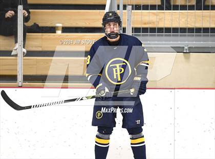 Thumbnail 3 in Trinity-Pawling vs. Frederick Gunn (Avon Christmas Classic 5th Place) photogallery.