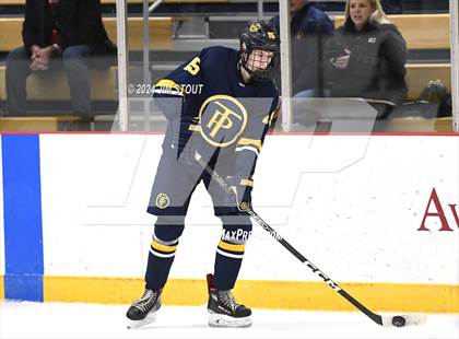 Thumbnail 1 in Trinity-Pawling vs. Frederick Gunn (Avon Christmas Classic 5th Place) photogallery.