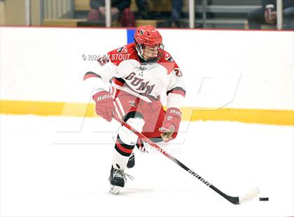 Thumbnail 1 in Trinity-Pawling vs. Frederick Gunn (Avon Christmas Classic 5th Place) photogallery.