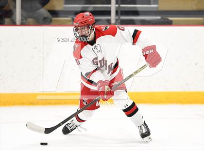 Thumbnail 3 in Trinity-Pawling vs. Frederick Gunn (Avon Christmas Classic 5th Place) photogallery.