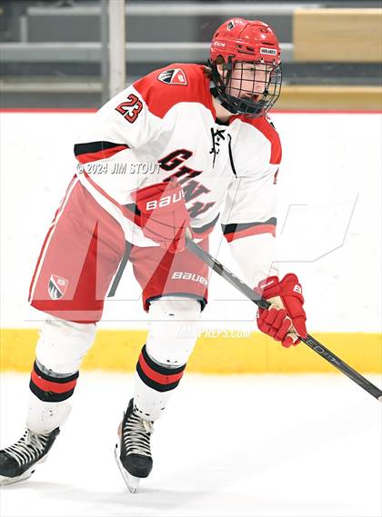 Thumbnail 3 in Trinity-Pawling vs. Frederick Gunn (Avon Christmas Classic 5th Place) photogallery.