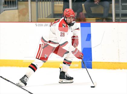 Thumbnail 3 in Trinity-Pawling vs. Frederick Gunn (Avon Christmas Classic 5th Place) photogallery.