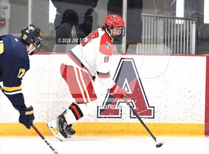 Thumbnail 1 in Trinity-Pawling vs. Frederick Gunn (Avon Christmas Classic 5th Place) photogallery.