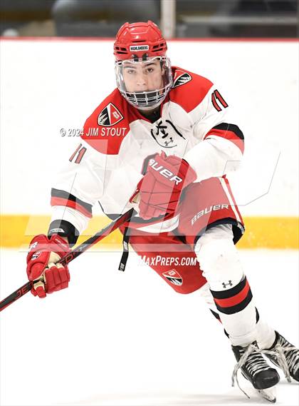 Thumbnail 1 in Trinity-Pawling vs. Frederick Gunn (Avon Christmas Classic 5th Place) photogallery.
