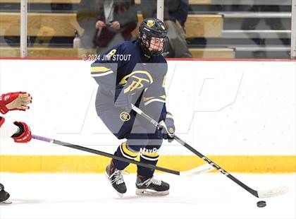 Thumbnail 1 in Trinity-Pawling vs. Frederick Gunn (Avon Christmas Classic 5th Place) photogallery.