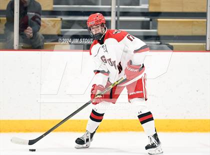 Thumbnail 2 in Trinity-Pawling vs. Frederick Gunn (Avon Christmas Classic 5th Place) photogallery.