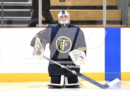 Thumbnail 2 in Trinity-Pawling vs. Frederick Gunn (Avon Christmas Classic 5th Place) photogallery.
