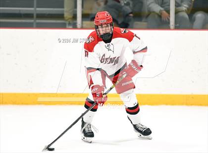 Thumbnail 3 in Trinity-Pawling vs. Frederick Gunn (Avon Christmas Classic 5th Place) photogallery.